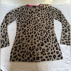 Cashmere club 100% cashmere leopard print sweater size medium
